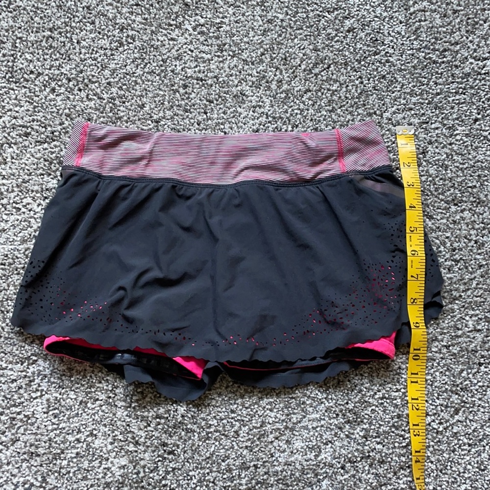 Lululemon skort - very cute. Tags are removed.
